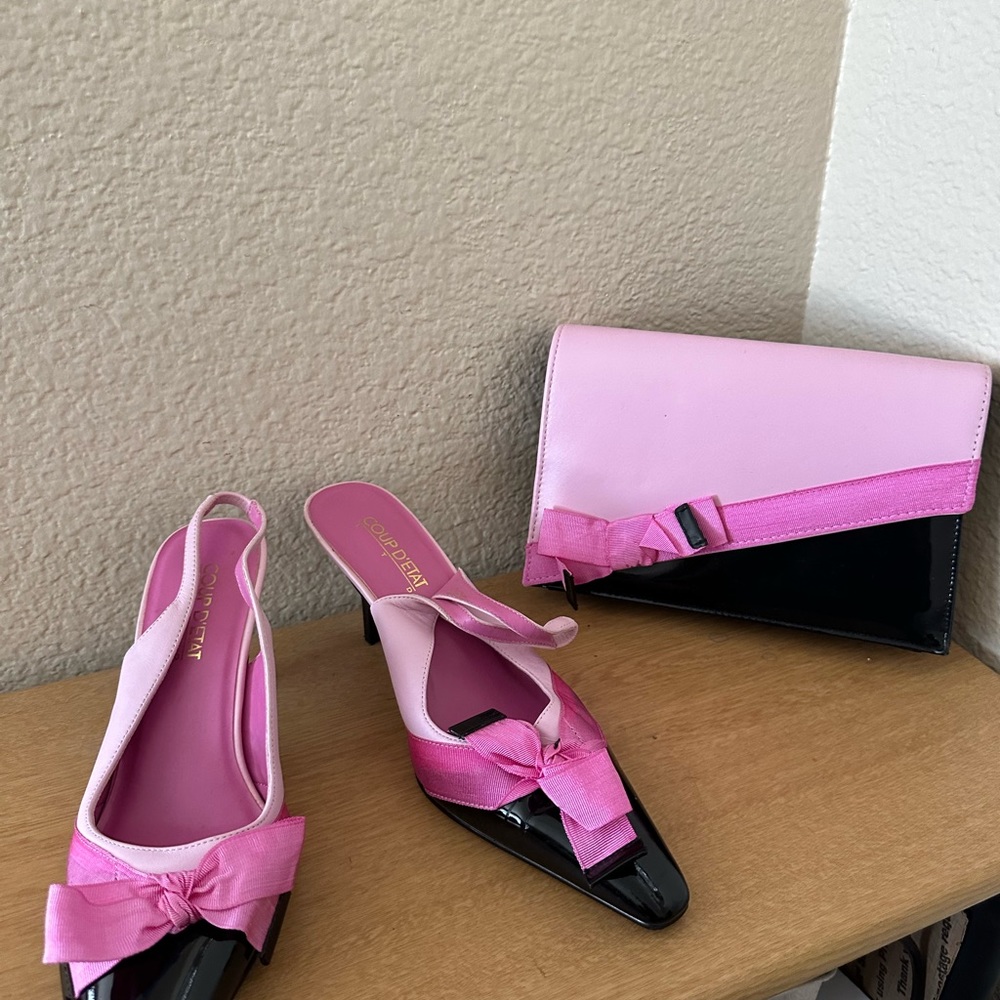 Matching crossbody bag and shoes!
